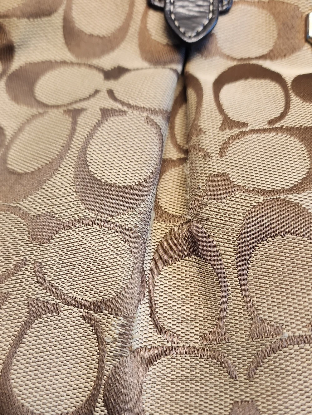 Authentic Vintage Coach bag From 2011 - Picture 11 of 15
